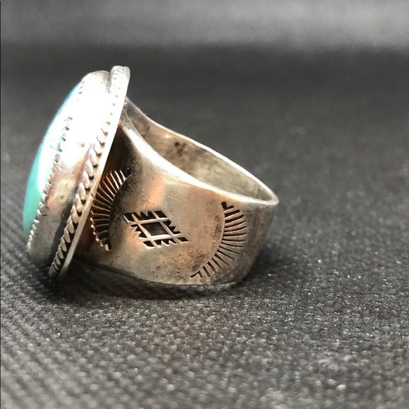 Large  Native American Navajo turquoise ring - Picture 2 of 6